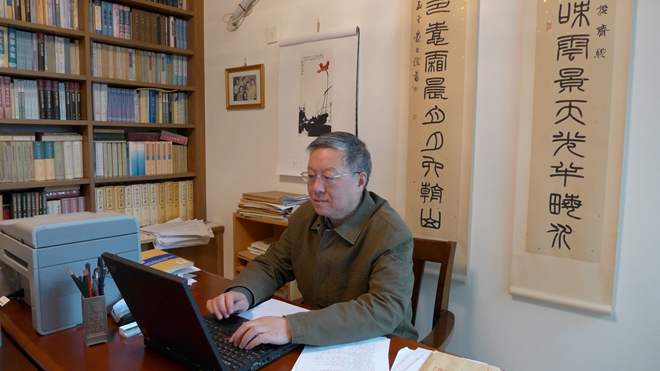 南京大學(xué)人文社會科學(xué)資深教授莫礪鋒。受訪者供圖