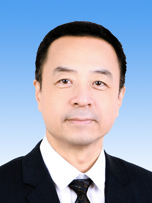 崔士鑫，男，漢族，1966年9月生，研究生學(xué)歷，中共黨員，現(xiàn)任人民日報(bào)社副總編輯兼機(jī)關(guān)黨委書記。