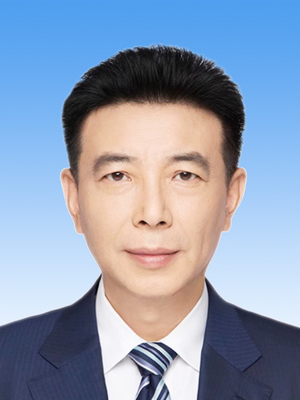 陳贄，男，漢族，1965年10月生，研究生學(xué)歷，中共黨員，現(xiàn)任人民日報社編委委員、海外版編輯部總編輯。