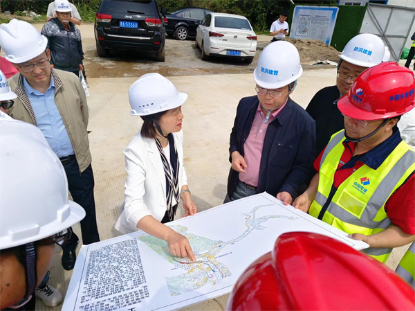 5月9日，江卓琪付市長(zhǎng)調(diào)研新安江防洪治理工程，張總陪同。.jpg