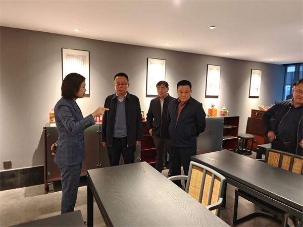 11月17日，洪董陪同汪凱書(shū)記一行赴杭州廬境西溪酒店考察調(diào)研1.jpg