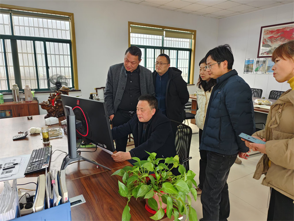 1月21日，洪董率隊赴浙江諸暨市共創(chuàng)游樂沒施工程有限公司考察調(diào)研。.jpg