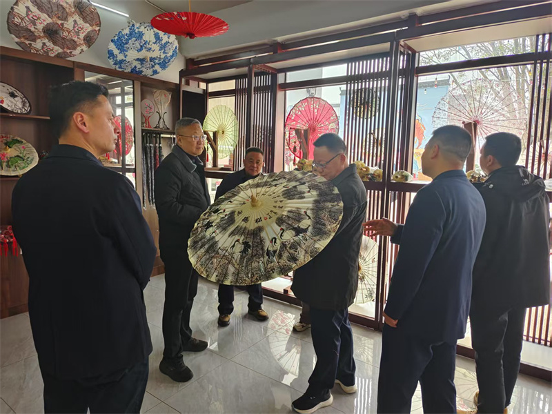 3月8日，洪董陪同汪凱書記一行赴江西婺源婺女洲調(diào)研旅游產(chǎn)業(yè).jpg