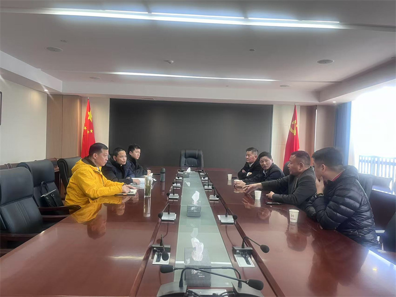 3月6日，浙江寧波徽州商會(huì)、寧波豐潤協(xié)成公司董事長方利年一行赴集團(tuán)考察調(diào)研，潘總、望豐公司陪同調(diào)研座談。.jpg