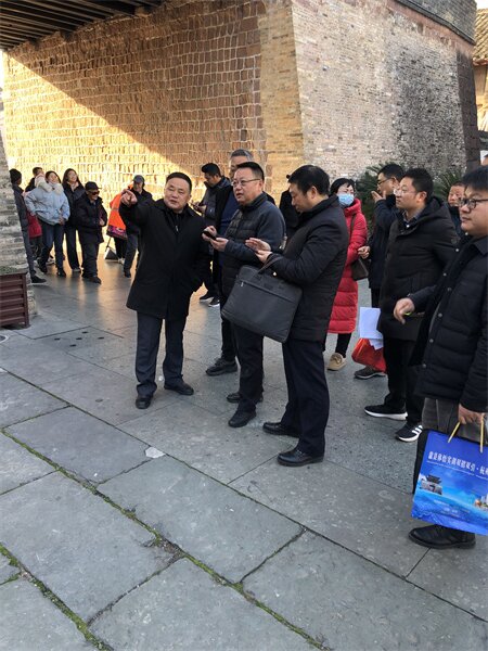 12月24日，洪董陪同汪凱書記調(diào)研古城節(jié)點建設(shè)。.jpg